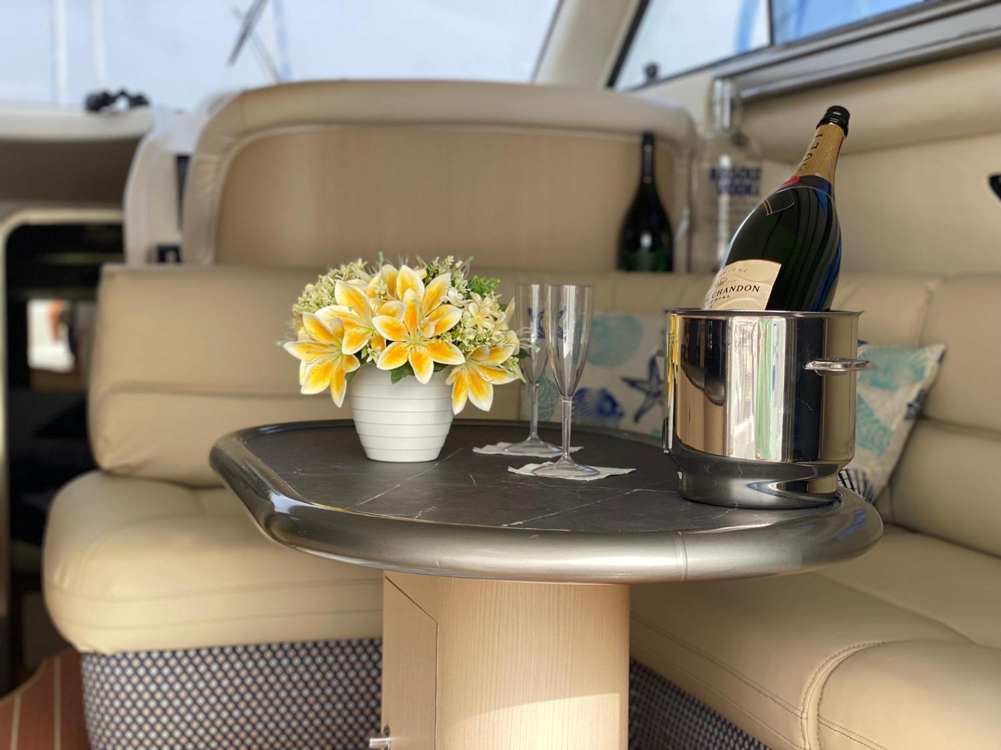 The Yacht Experience * Valence